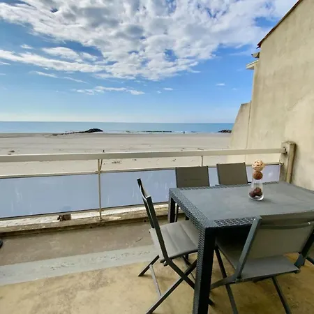 The Beach - Beachfront 2 Bedrooms With View ! *