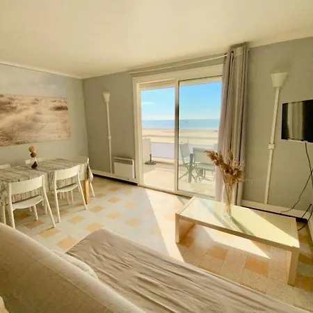 The Beach - Beachfront 2 Bedrooms With View !